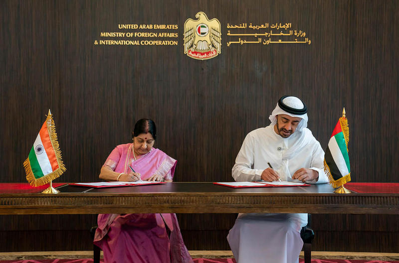 
Индия и ОАЭ договорились о расчётах в рупиях и дирхамах