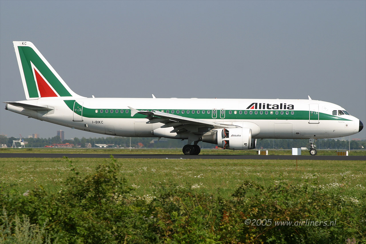 
​Etihad Airways и Alitalia завершают проверку финансового состояния перед заключением сделки
