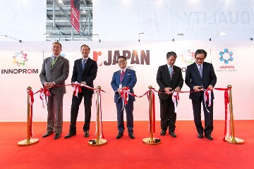 innoprom2017_stand_jp_6.jpg